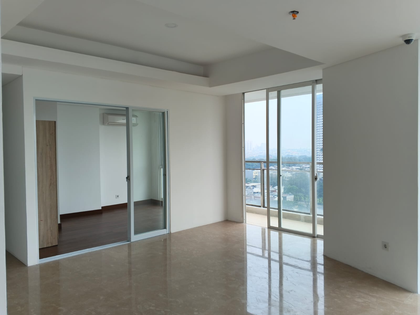 Unit King in Springhill Royale Suites (Unit 1601 King Semi furnish)