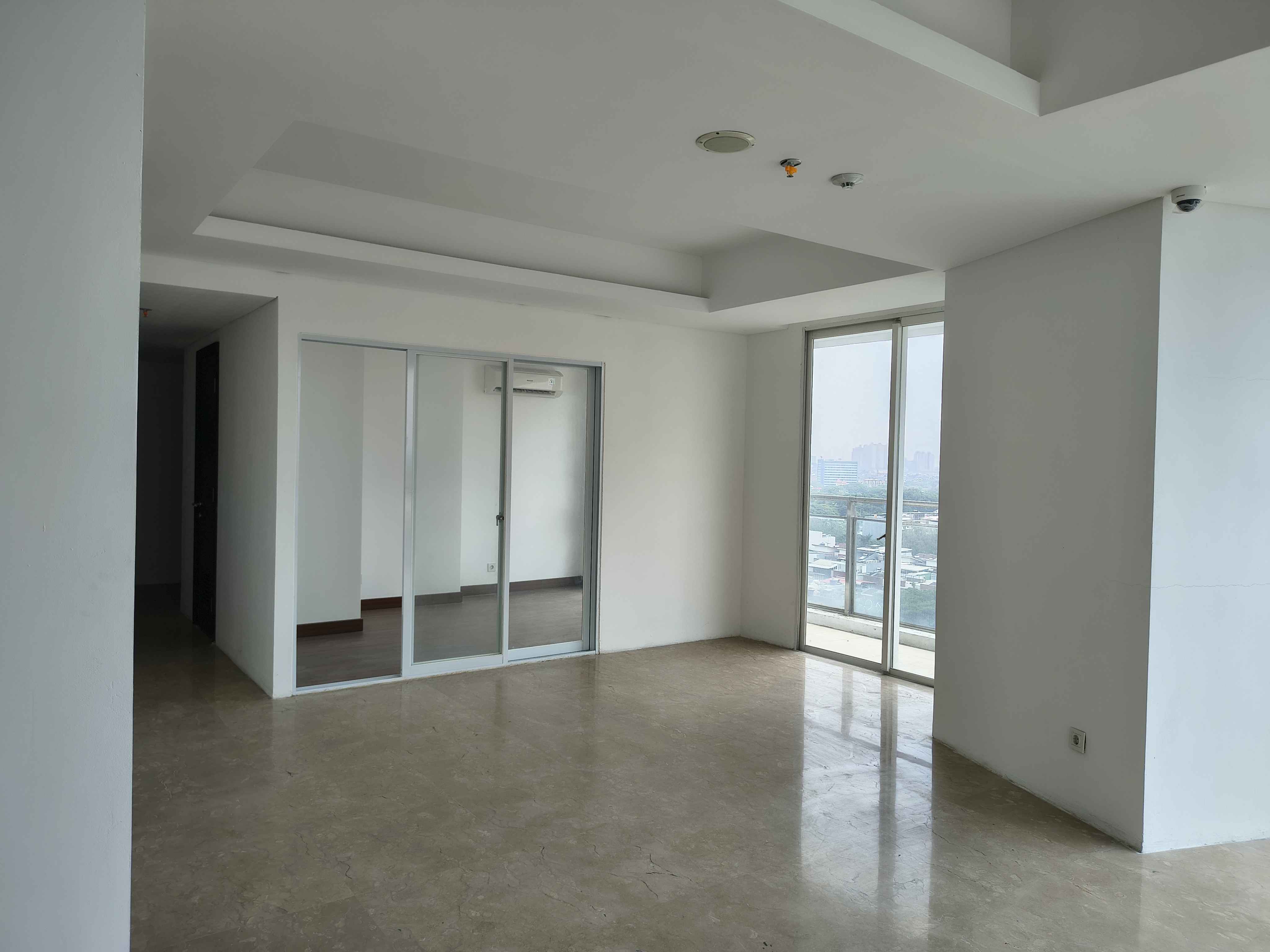 Unit king in Springhill Royale Suites (KING 1501 unfurnished)